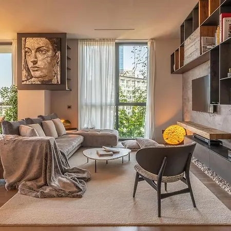 Appartement With Terrace In - What'app - 0034-611-233-784 - For Reservations! Milaan