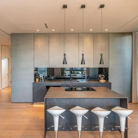 With Terrace In - What'app - 0034-611-233-784 - For Reservations! Appartement Milaan