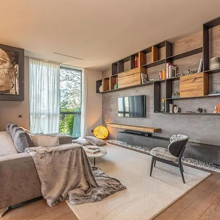 With Terrace In - What'app - 0034-611-233-784 - For Reservations! Appartement Milaan