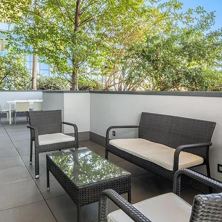 Appartement With Terrace In - What'app - 0034-611-233-784 - For Reservations! Milaan